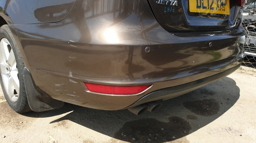 Bara Spoiler Spate cu Locas Senzori Parcare cu DEFECT Volkswagen Jetta 4 2011 - 2018 Culoare LH8Z