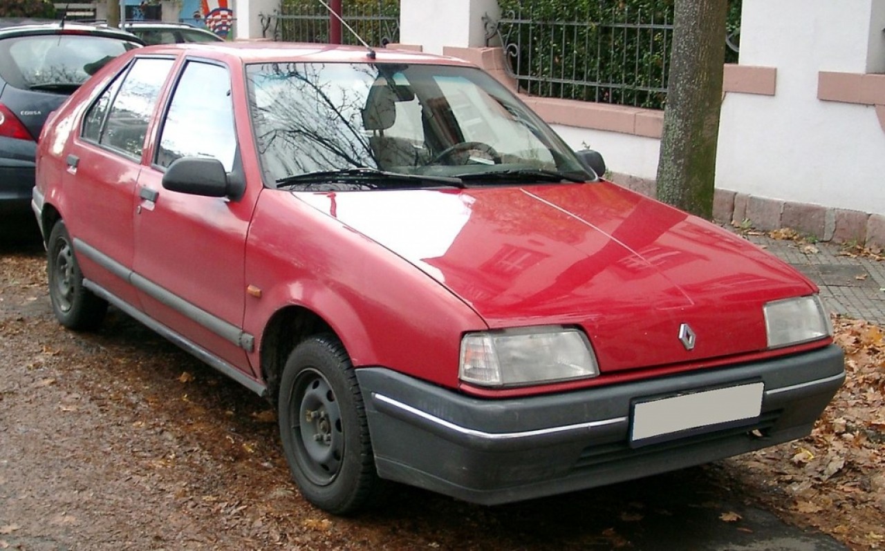 BASCULA DREAPTA FATA CU BUCSA SI PIVOT RENAULT 19 GTS 1.8 BENZINA 54KW FAB. 1988 - 1997 ZXYW2018ION