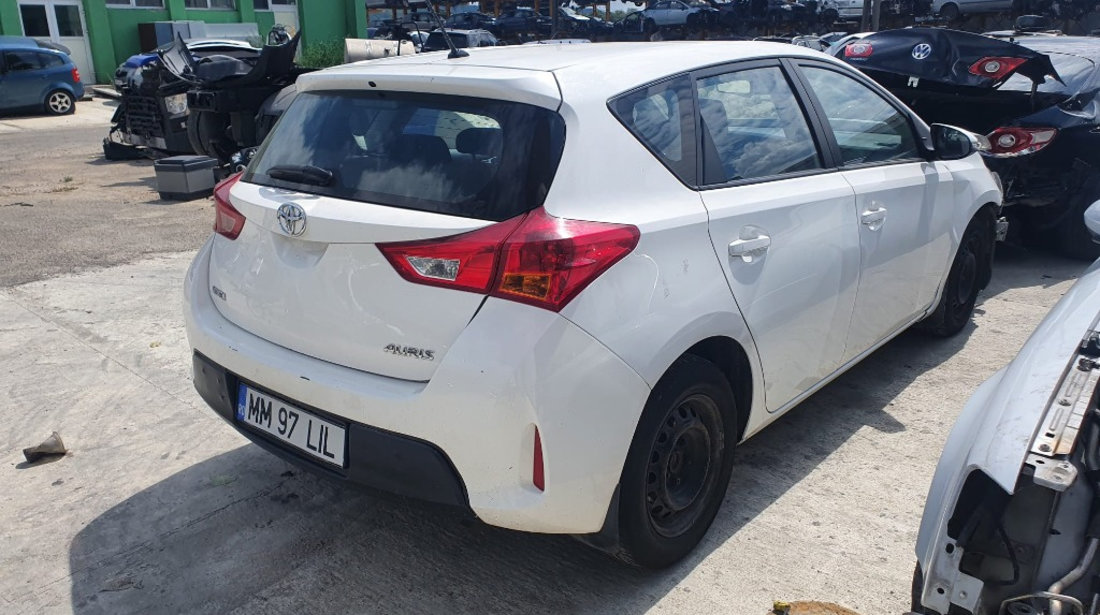 Bascula stanga Toyota Auris 2014 hatchback 1.4 d