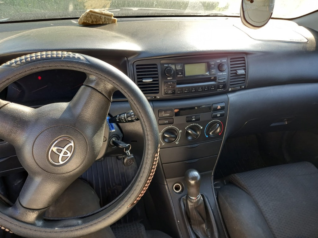 Bascula stanga Toyota Corolla 2005 hatchback 1.4 d4-d 1ND-TV