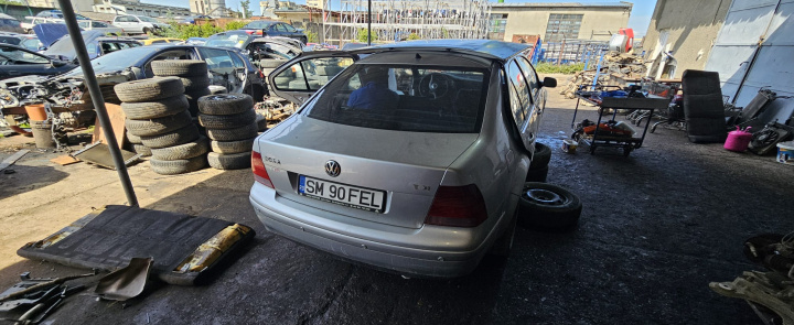 Borna plus Volkswagen VW Bora [1998 - 2005] Sedan 1.9 TDI MT (115 hp)