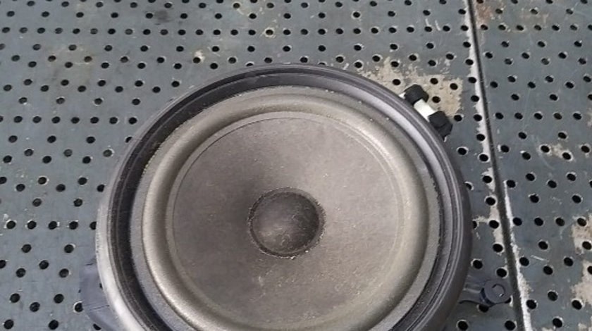 Boxa audio stanga fata audi a4 b7 8e 8e0035411