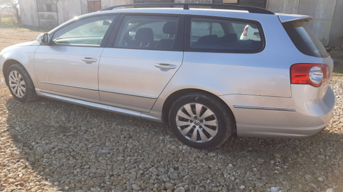 Boxa fata dreapta Volkswagen Passat B6 [2005 - 2010] wagon 5-usi 1.6 TDI BlueMotion MT (105 hp)