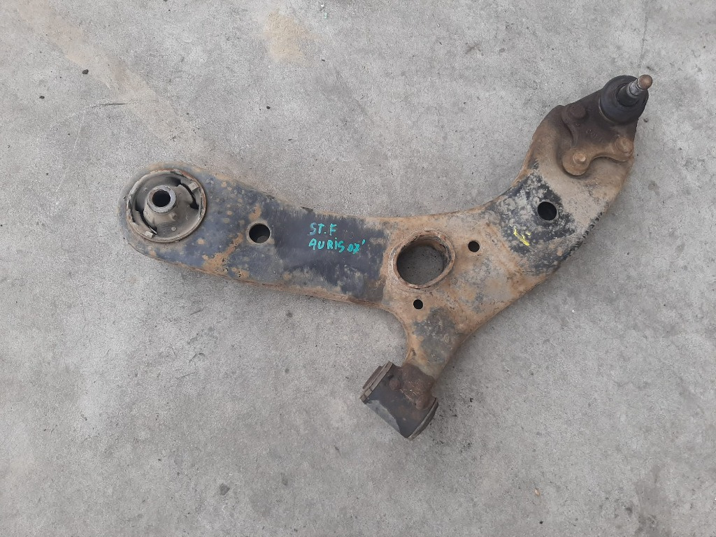 Brat bascula stanga fata toyota auris e15 1.4 d-4d 2007