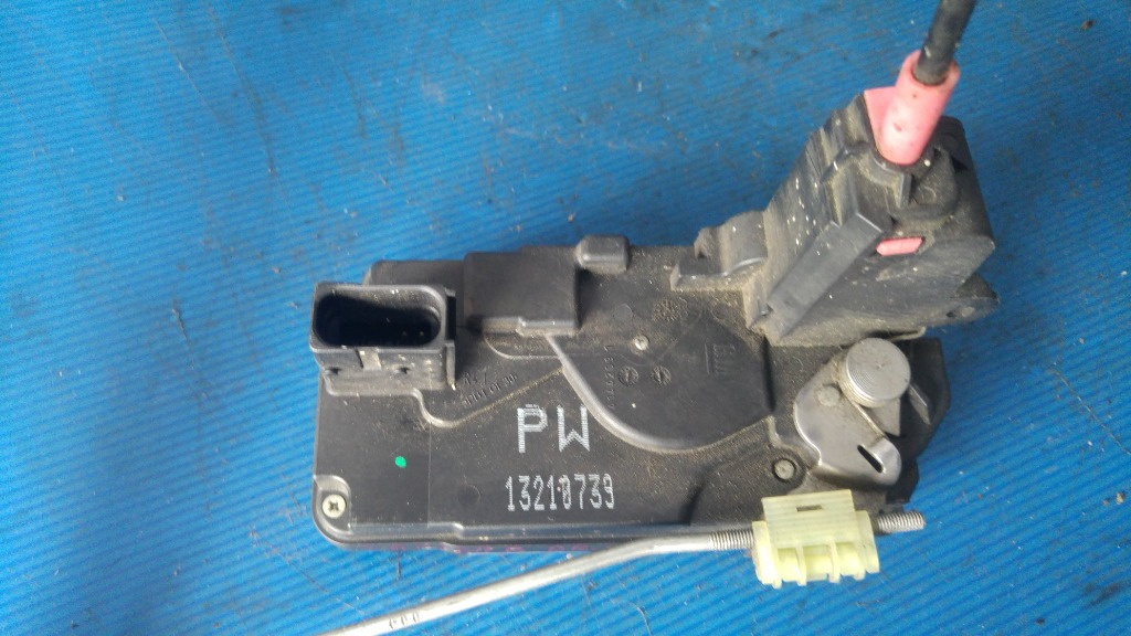 Broasca iala dreapta spate opel zafira b 13210739