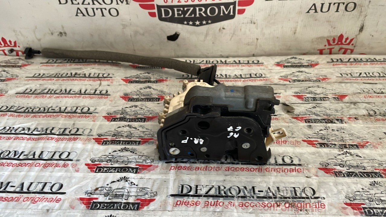 Broasca usa dreapta fata AUDI Q7 (4MB) 2.0 TFSI quattro 252 cai cod: 8J1837016E