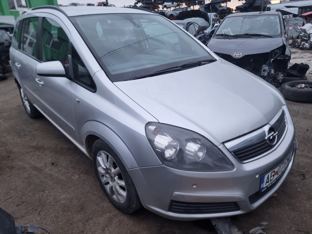 Broasca usa dreapta fata Opel Zafira B 2007 monovolum 1.9 cdti Z19DT