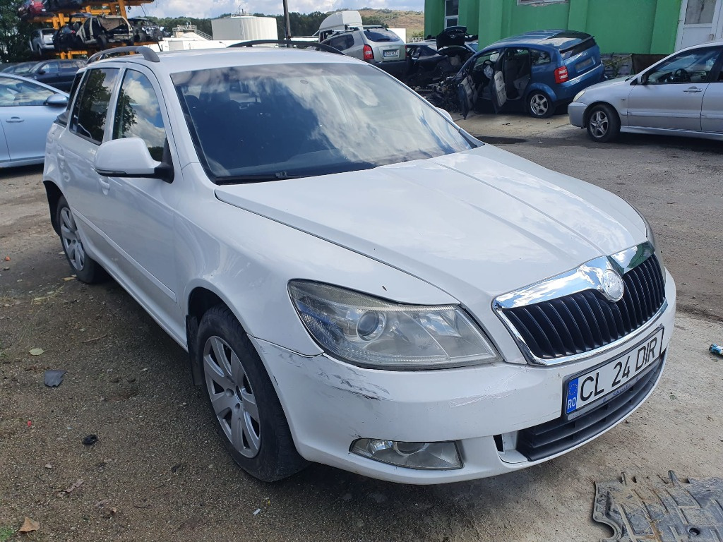 Broasca usa dreapta fata Skoda Octavia 2 2009 break facelift 1.9 tdi bxe