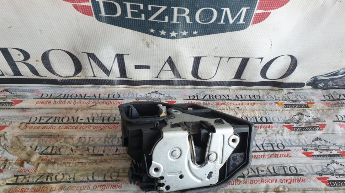 Broasca usa dreapta spate BMW Seria 7 Sedan (F03) cod piesa : 7202148