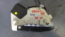 Broasca usa dreapta spate vw passat 5g b8 hatchbac...