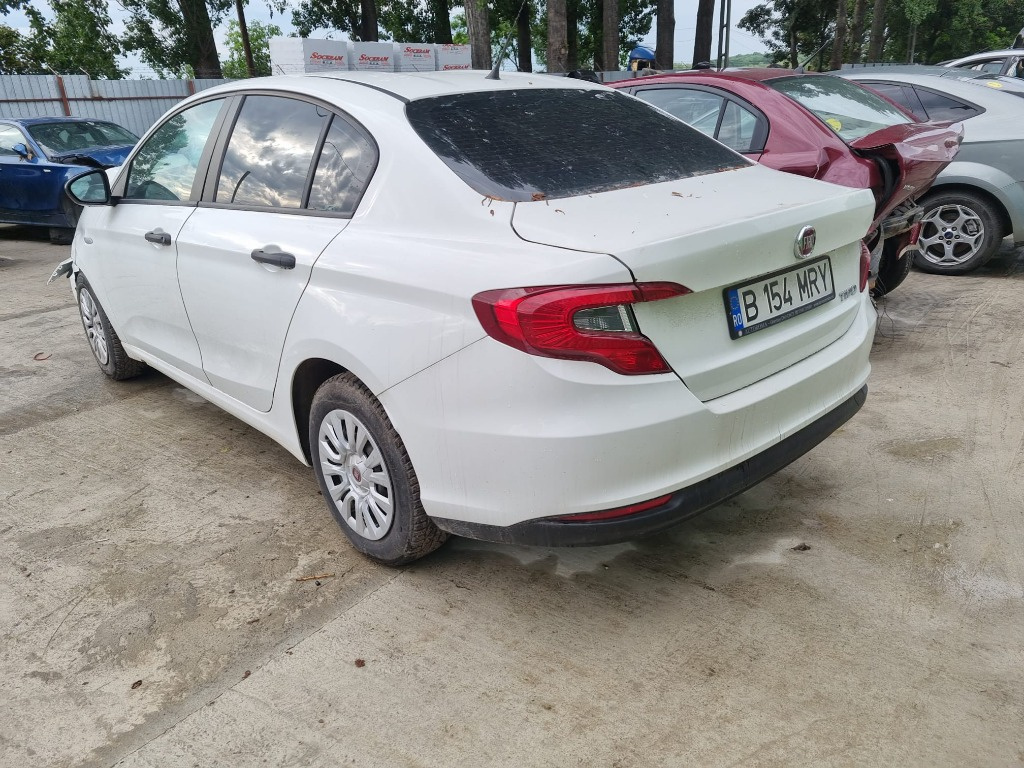 Broasca usa stanga fata Fiat Tipo 2019 berlina 1.4 benzina