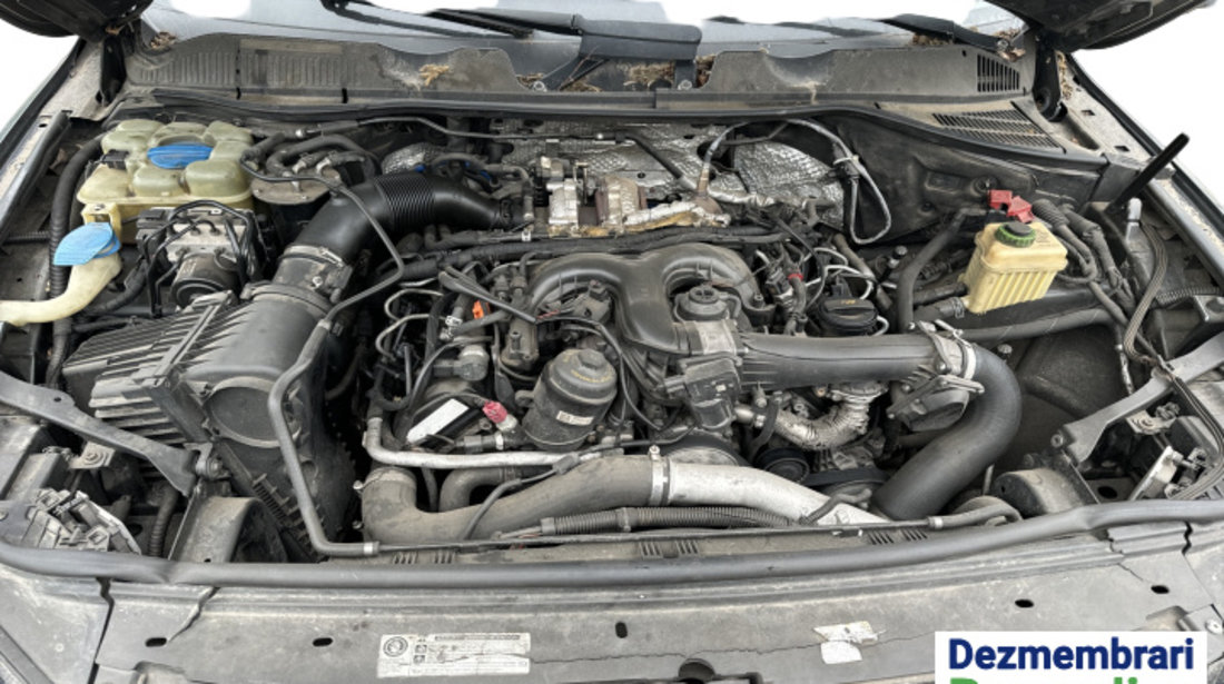 Butoane geam sofer Volkswagen VW Touareg generatia 2 7P [2010 - 2014] Crossover 3.0 TDI Tiptronic 4Motion (245 hp) Cod motor: CRC Cod cutie: NAC Cod culoare: LG7W