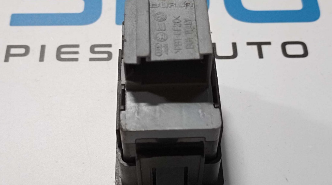 Buton Alarma Audi A6 C6 2005 - 2011 Cod 4F0962109 [M6710]