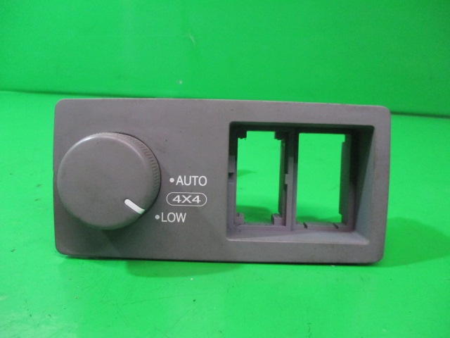 BUTON AUTO 4X4 LOW KIA SORENTO 1 FAB. 2002 – 2009 ⭐⭐⭐⭐⭐