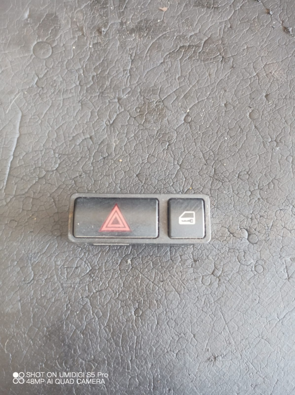 Buton de avarie- comutator de blocare a ușii , BMW E46 COD -61318368920