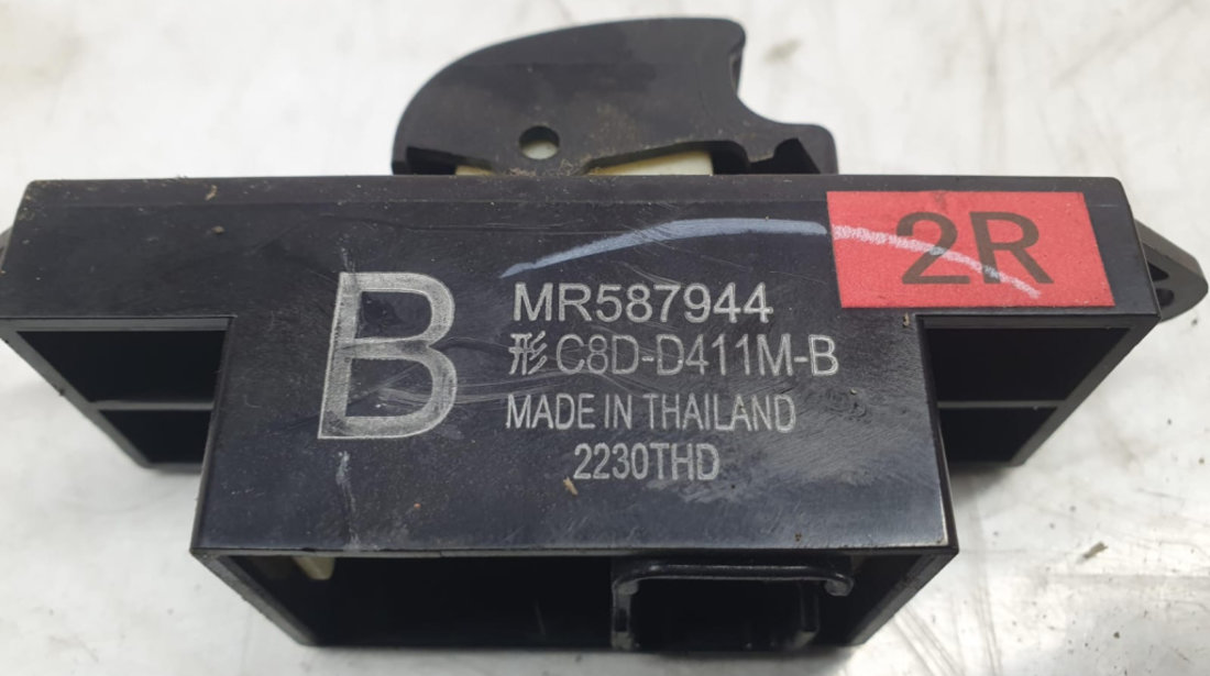 Buton geam dreapta fata/spate mr587944 Mitsubishi ASX [2010 - 2012]