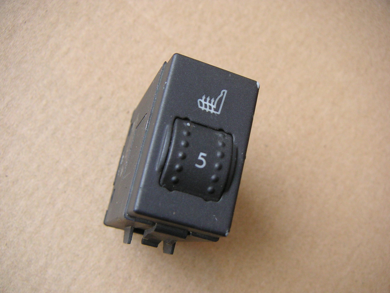 Buton incalzire scaun Ford Focus 2 (2004-2011), C-max #45855337