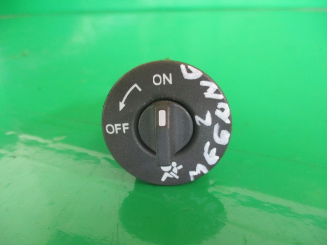 BUTON ON - OFF AIRBAG COD 8200169589 RENAULT MEGANE 2 FAB. 2002 - 2009 ⭐⭐⭐⭐⭐