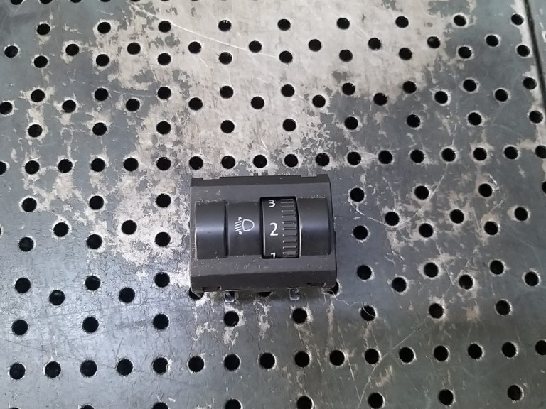 Buton reglaj faruri skoda fabia 2 5j 5j0941333