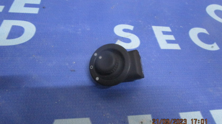 Buton reglaj oglinzi Renault Clio 2003; 8200002442A