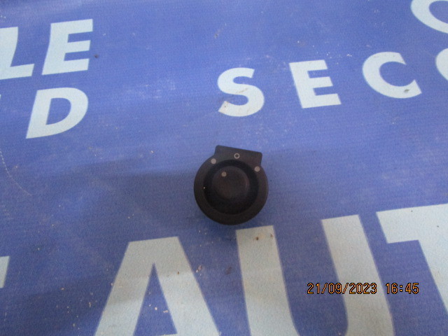 Buton reglaj oglinzi Renault Clio 2003; 8200002442B