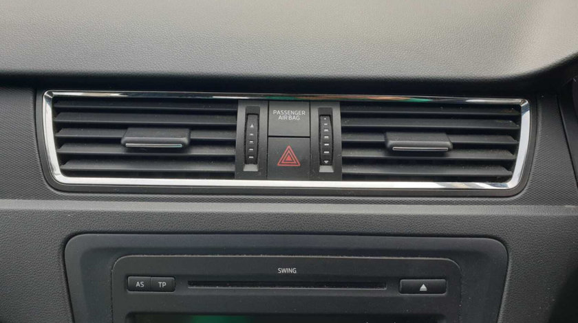 Buton Releu Avarii Skoda Rapid 2012 - 2022