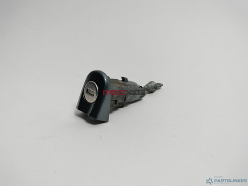 Butuc usa VOLKSWAGEN JETTA III (1K2) [ 2004 - 2010 ] VAG OEM 1K5837167 / 1K5837168