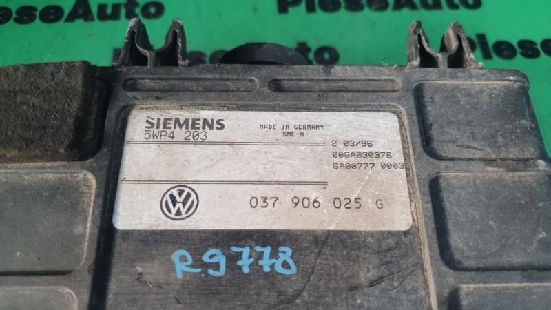 Calculator ecu Volkswagen Passat B4 (1988-1996) 037906025g