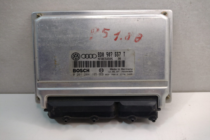 Calculator motor Bosch ECU 8D0907557T / 0261204185 Volkswagen VW Passat B5 [1996 - 2000]