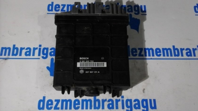 Calculator motor ecm ecu Volkswagen Passat 3a (1988-1997)