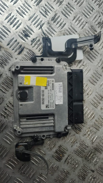 Calculator motor ECU Hyundai i30 1.6 CRDI cod motor D4FB transmisie automata an 2014 cod 39199-2B208