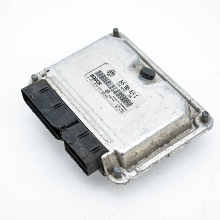 Calculator Motor / ECU VW POLO (9N, 9N3) 2002 - 2010 045906019C, 0281010697