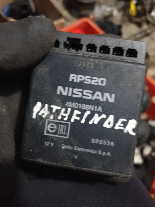 Calculator Senzori Parcare Nissan Pathfinder cod 4M0168N1A