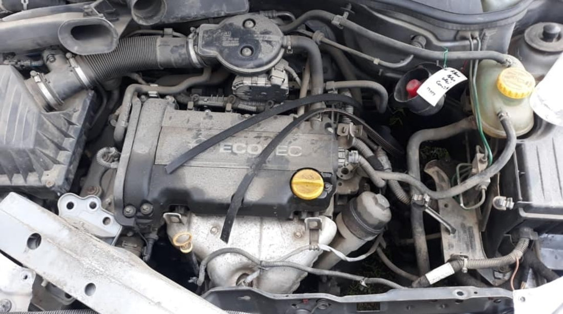 Calorifer radiator caldura Opel Corsa C 2003 hatchback 1.2 benzina #81386776