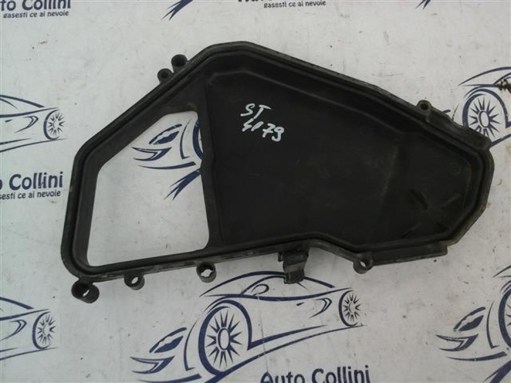 Capac panou relee partea dreapta VW Touareg An 2004-2008