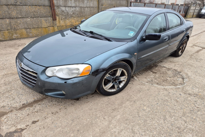 Capota motor Chrysler Sebring 2 [2001 - 2006] Sedan 2.0 MT (141 hp) Piese Auto Originale pentru Chrysler Sebring 2.0 Benzină Vând piese second-hand originale pentru Chrysler Sebring 2.0 benzină, 104 kw, tip motor 466, an fabricație 2005 Toate