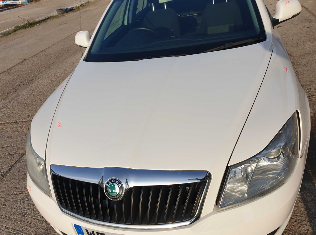 Capota Motor cu Grila si Emblema Skoda Octavia 2 FL Facelift 2008 - 2013 Culoare LF9E [K0407]