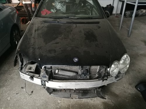 Capota motor mercedes clk w209 2007 neagra