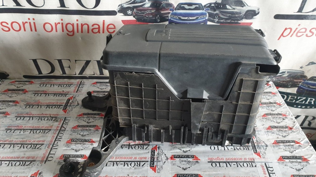 Carcasa baterie Skoda Yeti (5L) 1.8 TSI 4x4 cod piesa : 1K0915333H