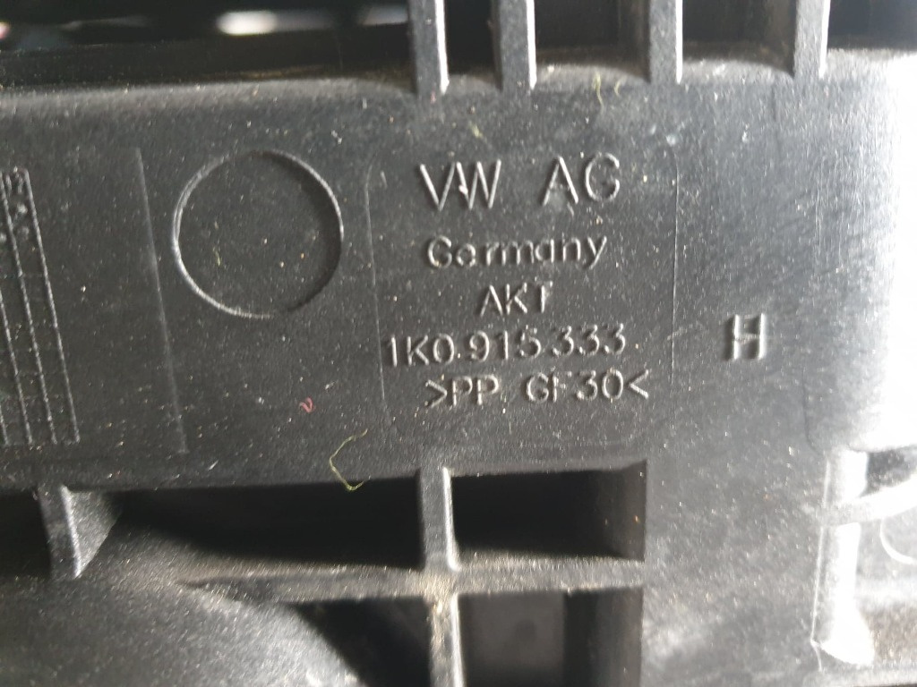 Carcasa baterie VW Sharan II 2.0 TSI cod piesa : 1K0915333H