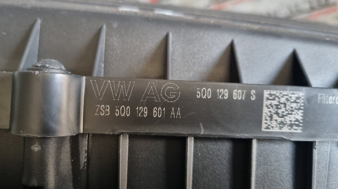 Carcasa filtru aer completa VW Golf VII 2.0 GTD 184cp cod piesa : 5Q0129607S