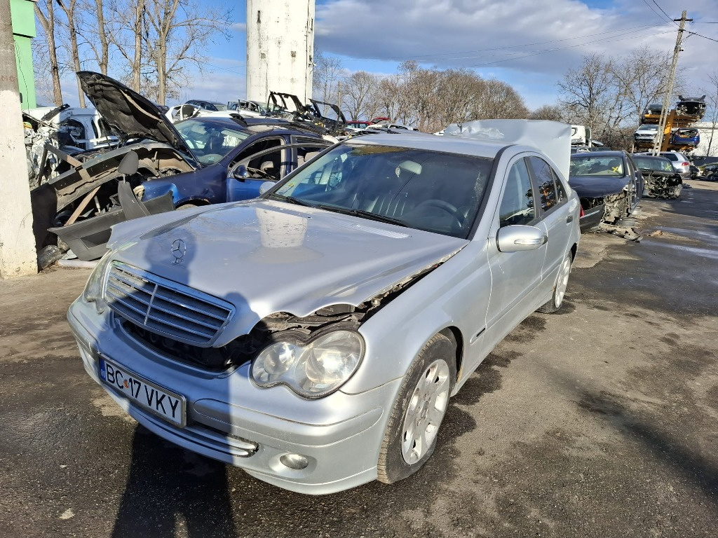 Carenaj aparatori noroi fata Mercedes C-Class W203 2005 berlina 2.2 cdi C200 646963