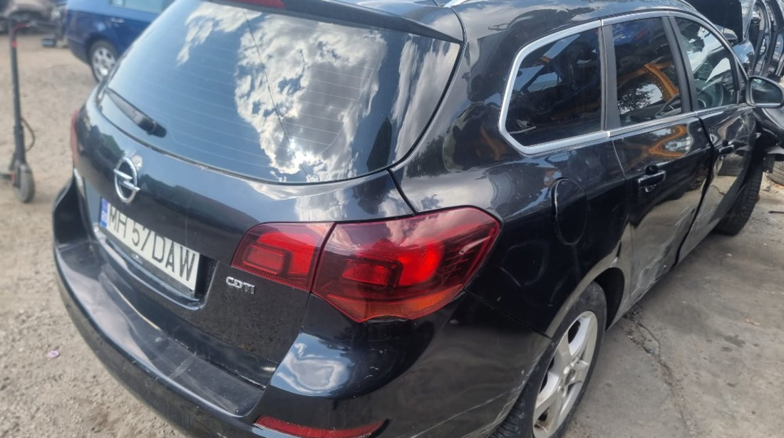 Carenaj aparatori noroi fata Opel Astra J 2012 break 1.7 cdti A17DTR