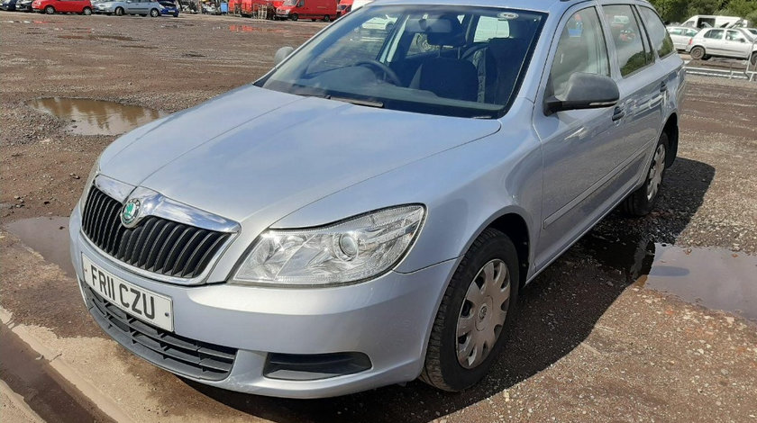 Carenaj aparatori noroi fata Skoda Octavia 2 2011 Break 1.2TSI