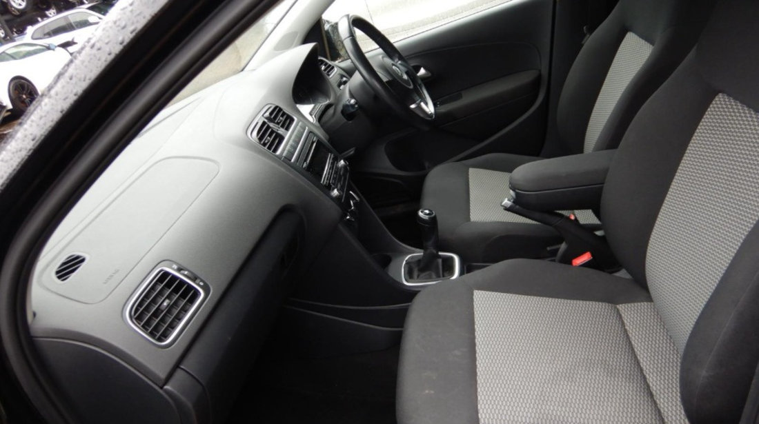Carenaj aparatori noroi fata Volkswagen Polo 6R 2013 Hatchback 1.2 TDI  #64896422