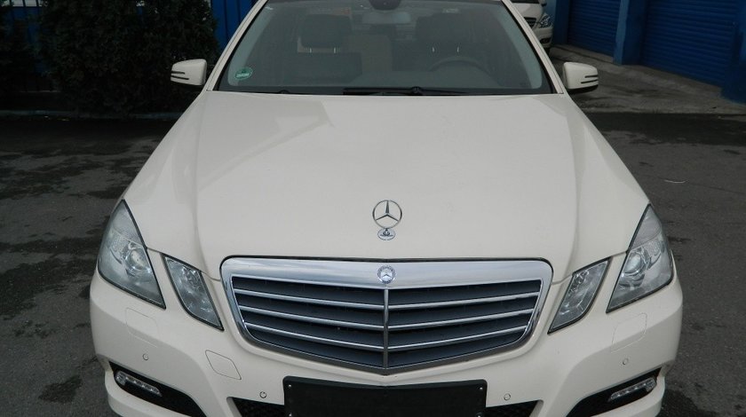 Carenaj roata dreapta fata Mercedes E-CLASS W212 model 2012