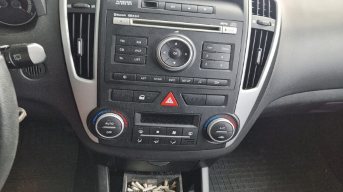 CD player Kia Ceed 2012 break 1.6