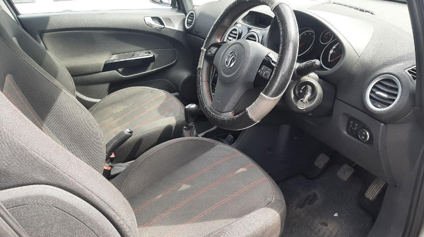 CD player Opel Corsa D 2013 HATCHBACK 1.4 i