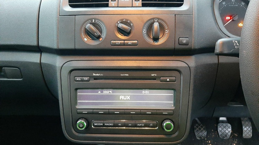 CD player Skoda Fabia 2 2013 Hatchback 1.2 i CGPA