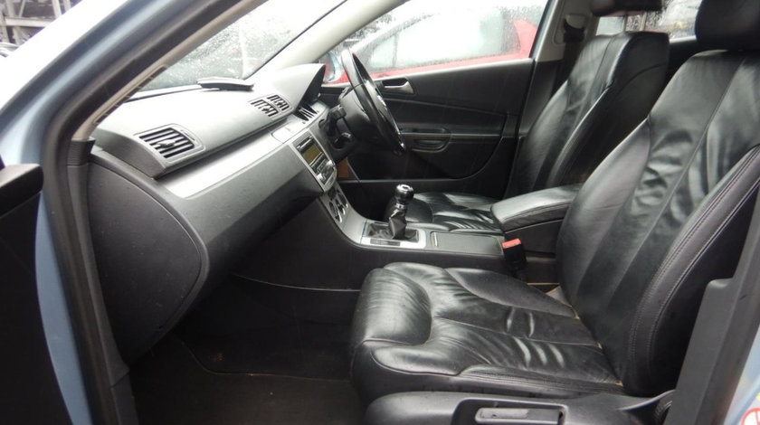 CD player Volkswagen Passat B6 2008 Sedan 1.9 TDi